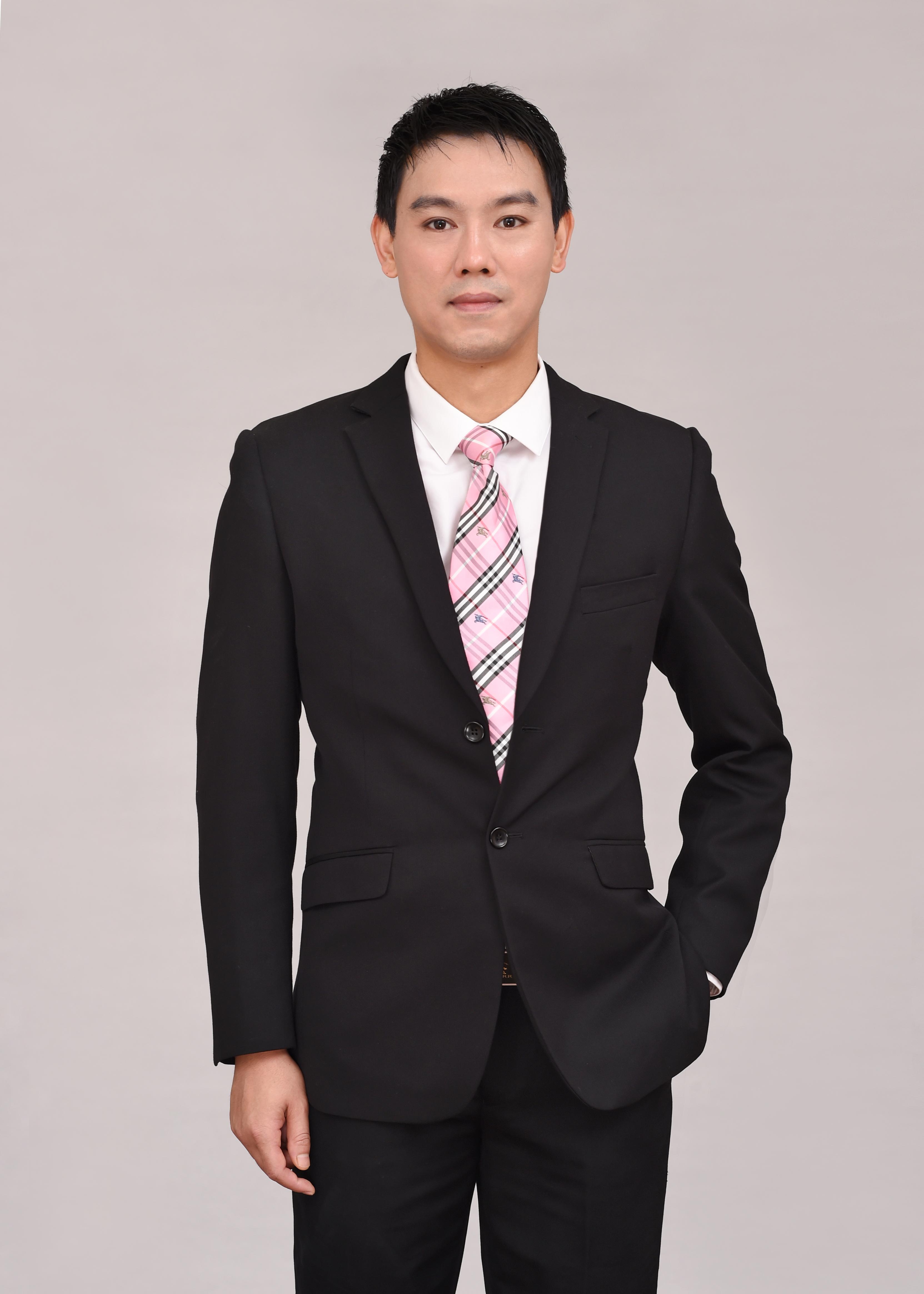 罗永春 视觉与舞美负责人